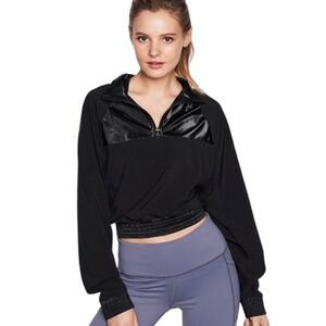 VICTORIA SPORT 1/4 ZIP ATHLETIC PULLOVER JACKET. BLACK/MEDIUM